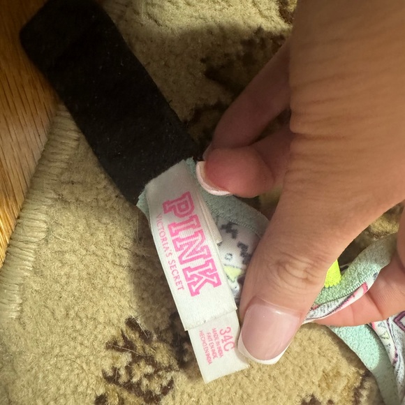 Vintage pink bra - Picture 3 of 3